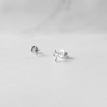 画像をギャラリービューアに読み込む, アシンメトリースター スタッドピアス（シルバー925）｜SMUK（スムーク）
