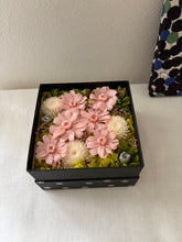 画像をギャラリービューアに読み込む, さくら色ボックスアレンジ｜ふぁん natural  florist（ファン　ナチュラル　フローリスト）
