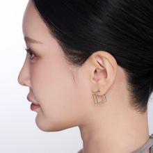 画像をギャラリービューアに読み込む, Framed Square Piercing – Contrast Edition｜Lyvi（ライヴィ）
