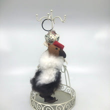 画像をギャラリービューアに読み込む, ベビーアルパカの天然皮革 コンドル ぬいぐるみチャーム｜ペルー職人手仕事・一点もの
