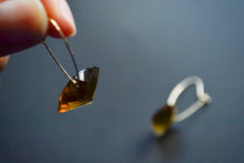 画像をギャラリービューアに読み込む, matataki…コニャッククォーツ10金フープピアス｜G.Y.P（ジプ）
