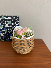 画像をギャラリービューアに読み込む, コロンとしたプリザーブドフラワー｜ふぁん natural  florist（ファン　ナチュラル　フローリスト）
