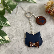 画像をギャラリービューアに読み込む, ねこと肉球のバッグチャーム｜Leather works Plantago（レザーワークス　プランターゴ）
