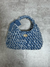 画像をギャラリービューアに読み込む, triangle denim fringe ribbon bag  large /  light blue｜GONGON.crochet（ゴンゴンクロシェ）
