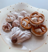 画像をギャラリービューアに読み込む, 【Xmas限定パッケージ】メレンゲショコラ・アソート｜atelier kaka icing cookies（アトリエカカ　アイシングクッキー）
