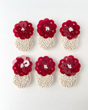 画像をギャラリービューアに読み込む, 刺繍ピアス／イヤリング　「ｈｅｌｌｏ！」ボルドー×アイボリー｜cheese（チーズ）
