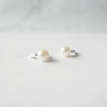 画像をギャラリービューアに読み込む, パール ハギーピアス（シルバー925）｜SMUK（スムーク）
