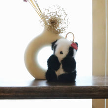 画像をギャラリービューアに読み込む, パンダチャーム｜kakatoo（カカトゥ）
