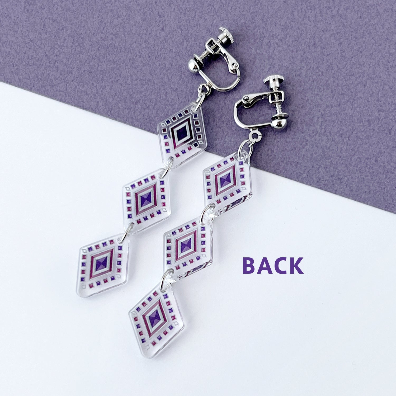 TRUE ROCKS カプセル型ピアス 青色赤色 2個