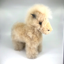 画像をギャラリービューアに読み込む, ベビーアルパカの天然皮革 馬 ぬいぐるみ｜ペルー職人手仕事・一点もの
