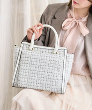 画像をギャラリービューアに読み込む, ツイードフラップバッグ（White）｜MARSLY（マーズリー）
