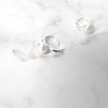 画像をギャラリービューアに読み込む, パール ハギーピアス（シルバー925）｜SMUK（スムーク）
