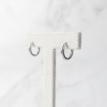 画像をギャラリービューアに読み込む, マザーオブパール ワンタッチ ダングル ピアス（シルバー925／ロジウムプレーティング）｜SMUK（スムーク）
