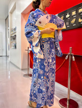 画像をギャラリービューアに読み込む, 扇子【夢見紋】坂川ひかりデザイン 同柄収納袋・化粧箱入｜KUTANI×KIMONO（クタニキモノ）
