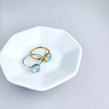 画像をギャラリービューアに読み込む, 色が変わる宝石リング　キラナライト風宵「虹立ち」　ラウンド6mm　SV925｜atelier ShowKer（アトリエショーカー）
