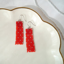 画像をギャラリービューアに読み込む, ドット柄のビーズフリンジピアス／イヤリング｜Ahki Beadwork（アーキービーズワーク）
