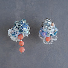 画像をギャラリービューアに読み込む, プランクトンの春/コーラルピンク//イヤリング｜hanmmmo（ハンモ）
