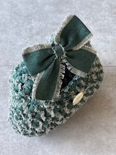画像をギャラリービューアに読み込む, triangle denim fringe ribbon bag medium / green｜GONGON.crochet（ゴンゴンクロシェ）
