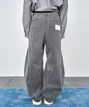 画像をギャラリービューアに読み込む, 【期間限定】タック ウォッシュデニム バレル パンツ｜Nora Lily（ノラリリー）
