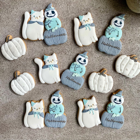 sumirecookies ナイトメアとオッドアイの白猫ちゃんのハロウィンクッキー｜sumirecookies（スミレクッキーズ）