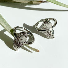 画像をギャラリービューアに読み込む, お風呂OK！金属アレルギー対応！ホエールフープピアス｜Hiwalani（ヒワラニ）
