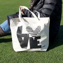 画像をギャラリービューアに読み込む, L❤︎VE Tote Bag｜asugatic（アシュガティック）
