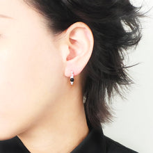 画像をギャラリービューアに読み込む, ブラックガーネット・シルバー925ダングルピアス｜SMUK（スムーク）
