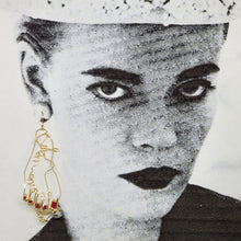 画像をギャラリービューアに読み込む, Standing on tiptoe｜neko（ネコ）
