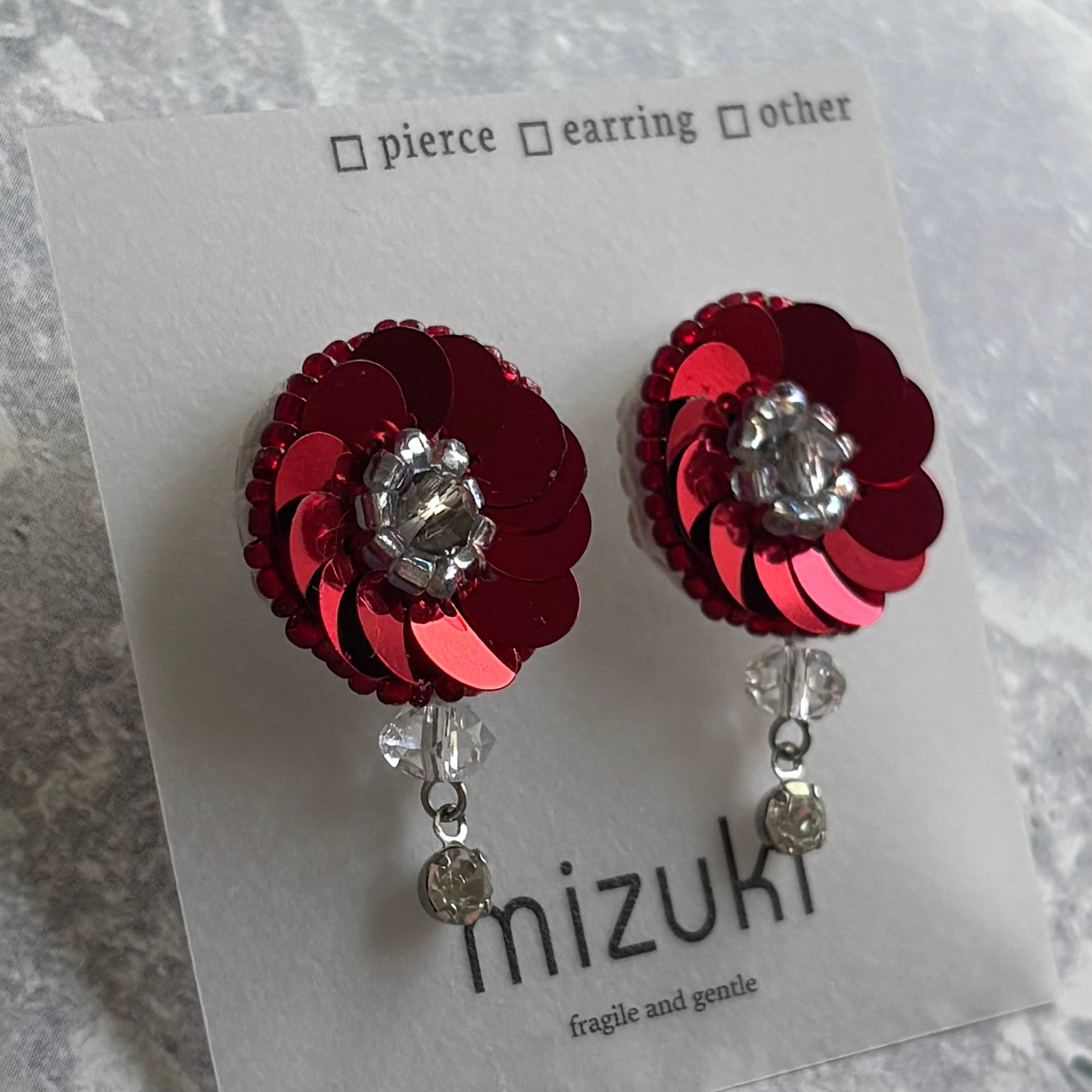 anemone》ビーズ刺繍 ピアスorイヤリング（ニッケルフリー）｜mizuki