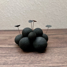 画像をギャラリービューアに読み込む, 炭団オブジェ　／　〇＋黒+ベージュ｜櫂の炭（カイノスミ）
