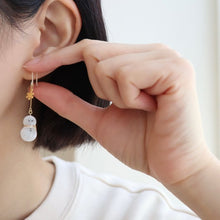 画像をギャラリービューアに読み込む, 雪だるまと雪の結晶の揺れるピアス・イヤリング　Snowman｜Lab407（ラボヨンマルナナ）
