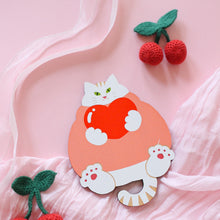 画像をギャラリービューアに読み込む, 猫雑貨・木製プレート＆コースター【ねこまみれ　推し色　赤】｜Ten＆O Art+Craft（テンアンドオー　アートクラフト）
