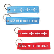 画像をギャラリービューアに読み込む, キーホルダー KISS ME BEFORE FLIGHT Airplane｜Skyart JAPAN（スカイアートジャパン）
