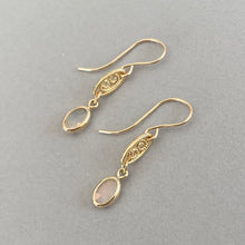 画像をギャラリービューアに読み込む, オパールのピアス｜Na Lumière                                                                                                （ナ　ルミエール）
