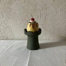 画像をギャラリービューアに読み込む, 陶器のプリン印鑑入れ｜とうげい hanaga（トウゲイ　ハナガ）
