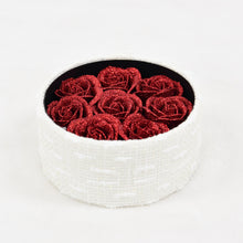 画像をギャラリービューアに読み込む, 尾州ボックスローズS 重撫子〈赤バラ8本〉｜日本製グリッターローズ｜IRiller（アイリエ）
