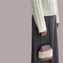 画像をギャラリービューアに読み込む, ふわふわファーのがま口チェーンバッグ｜M&#39;S  CROCHET（エムズクロシェット）

