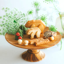 画像をギャラリービューアに読み込む, 【期間限定】クリスマス版小さな森のクッキー缶とメレンゲ花束のギフトボックス｜comori（コモリ）
