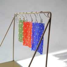 画像をギャラリービューアに読み込む, ドット柄のビーズフリンジピアス／イヤリング｜Ahki Beadwork（アーキービーズワーク）
