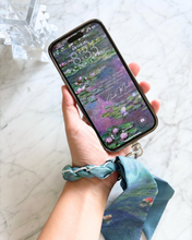 画像をギャラリービューアに読み込む, Art Ribbon Wrist Holder｜スマホリストホルダー　モネ「睡蓮」Drape｜SUNNY RIBBON（サニーリボン）
