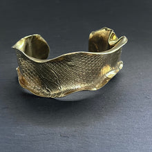 画像をギャラリービューアに読み込む, PROTECT YOU. SMOOTH SNAKESKIN BANGLE/brass(50)｜Truph.BIJOUX（トリュフビジュー）

