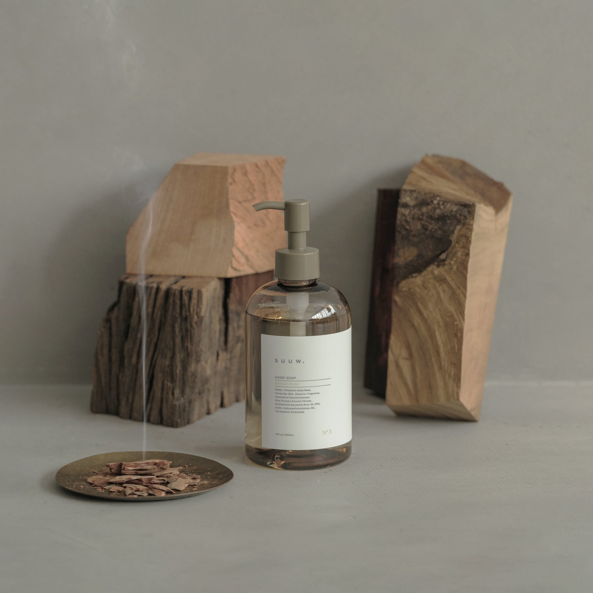 N°3 WOODY MUSK ハンドソープ｜suuw.（スゥドット） – CHOOSEBASE SHIBUYA