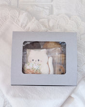 画像をギャラリービューアに読み込む, ＜プレゼントに＞花かごをかかえた子猫ちゃんとクッキーアソートＢＯＸ｜Chatty-sweets（チャティースイーツ）
