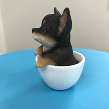 画像をギャラリービューアに読み込む, ティーカップのブラックタンチワワ｜WooBia（ウービア）
