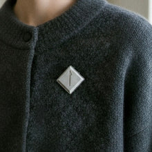 画像をギャラリービューアに読み込む, cement brooch｜No.1533（ナンバーイチゴーサンサン）
