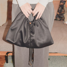 画像をギャラリービューアに読み込む, Hollowed Bag[satin leather]｜Cherry on top（チェリーオントップ）
