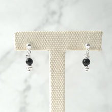画像をギャラリービューアに読み込む, ブラックガーネット・シルバー925ダングルピアス｜SMUK（スムーク）
