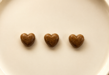 画像をギャラリービューアに読み込む, Lemi’s Meaty Hearts（犬用ミートゼリー・21個入り・冷凍）｜Lemi's Barkery（レミーズバーカリー）
