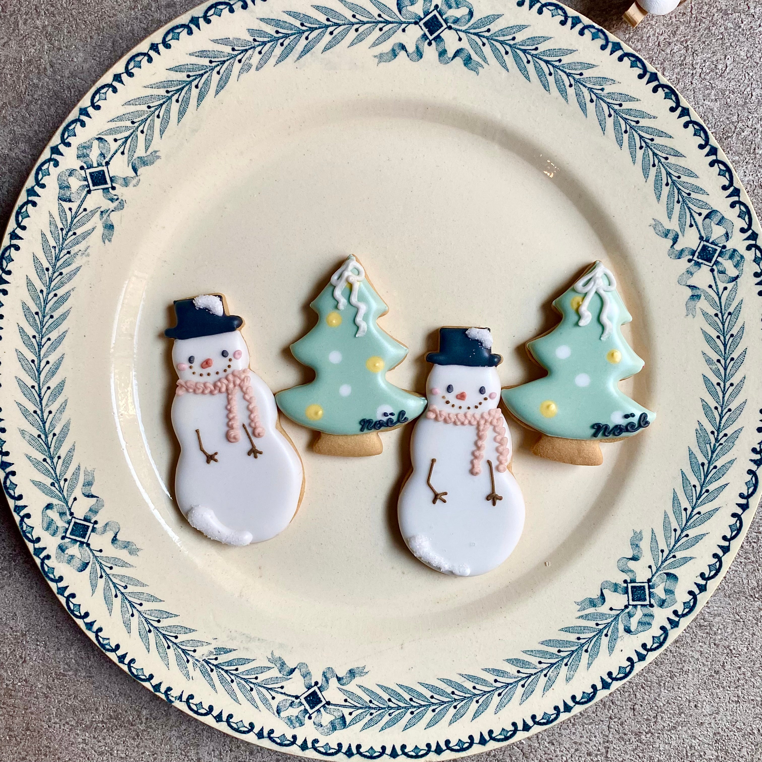 スノーマンとツリーのアイシングクッキーセット｜sumirecookies（スミレクッキーズ）