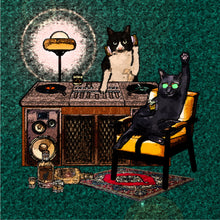 画像をギャラリービューアに読み込む, 今夜のフロアを盛り上げるのは…？　DJ猫のキャンバスアート｜yoshie moriuchi ARTWORKS（ヨシエモリウチアートワークス）
